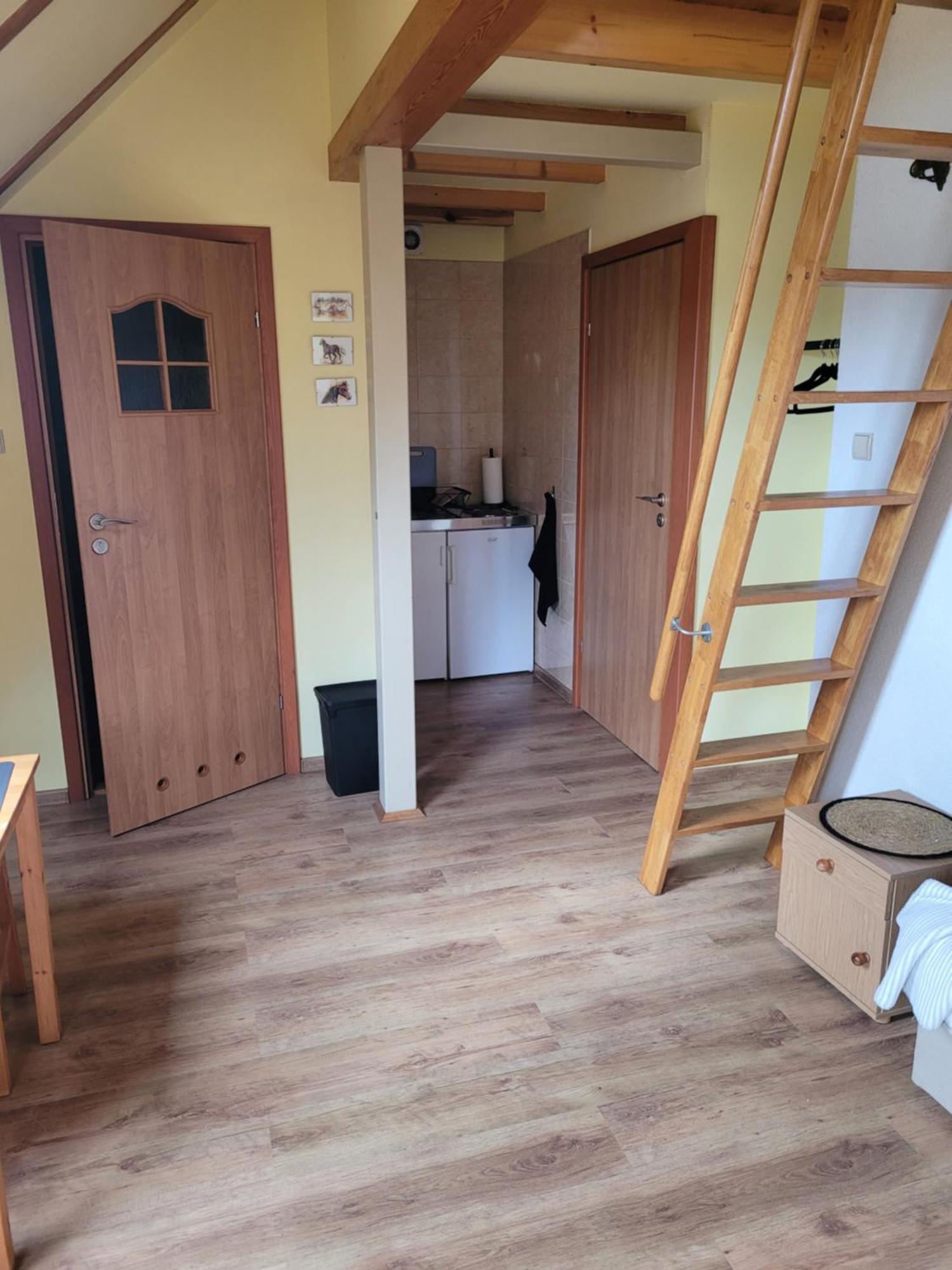 Apartamenty Na Poddaszu Bierdzany エクステリア 写真